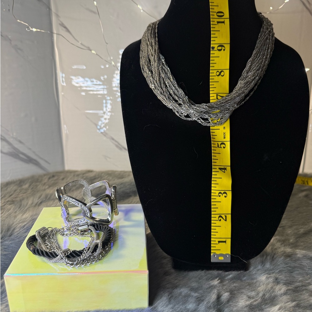 Elegant Silver Necklace and Bracelet Set